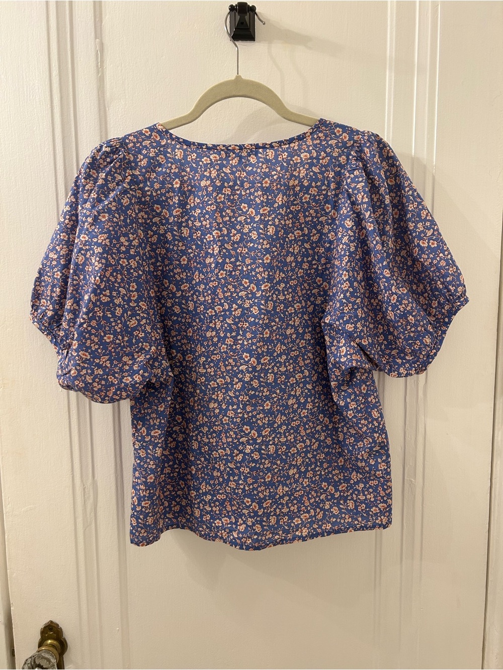 Madewell Blue Floral V-Neck Puff Sleeve Blouse - Picture 3 of 5